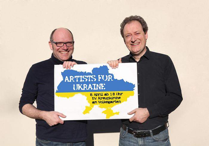 Artists for Ukraine: Pfarrer Paul Nitsche und Kabarettist Oliver Hochkofler präsentieren ein Benefiz in der Kreuzkirche 