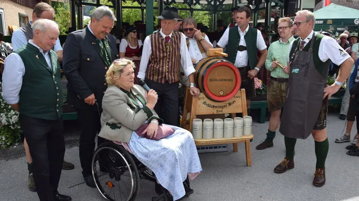 Nationalratsabgeordnete Barbara Krenn ist Stammgast beim Kirtag