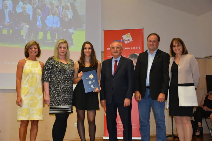 Maturantin Melanie Suette bei der Verleihung in der Musikschule