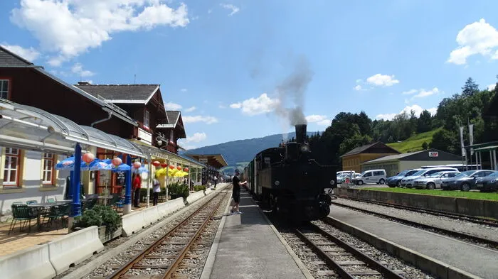 Neben den normalen Personenverkehr gibt es zwischen Murau und Tamsweg auch Nostalgiefahrten.