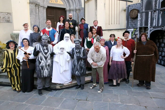 ... die Premiere der Komödie "Der Glöckner von Notre Dame“ der Theatergruppe „Keck &amp; Co“ im Stift St. Georgen/Längsee über die Bühne. 
