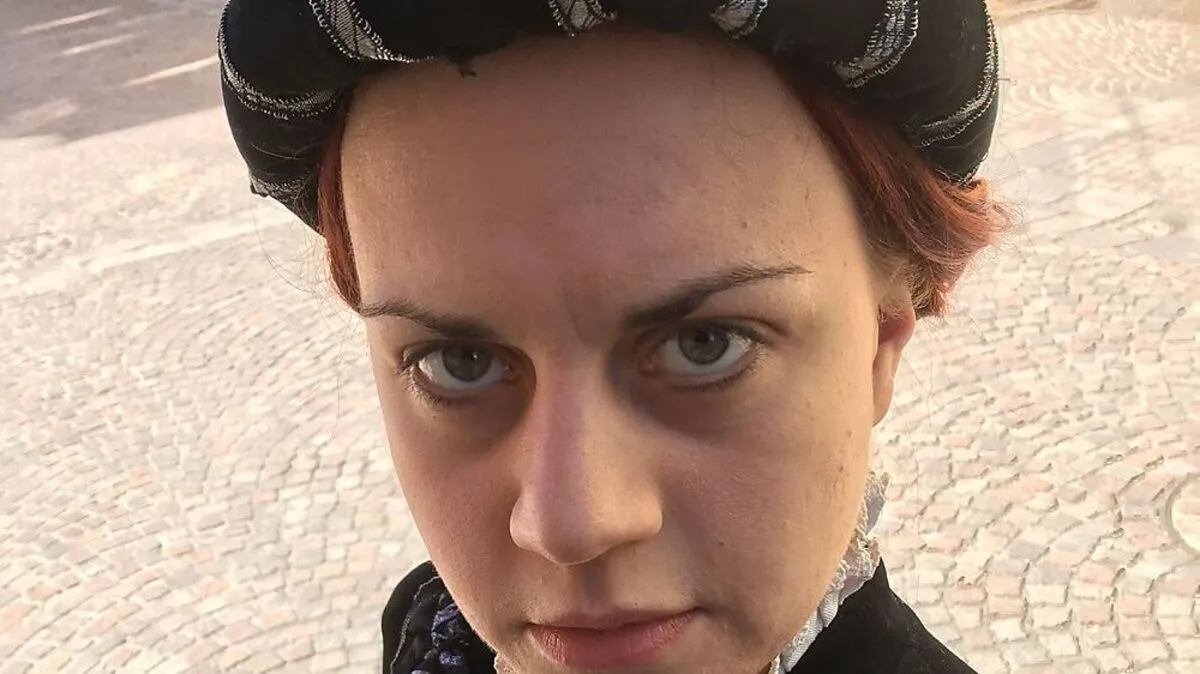 Am Weltfrauentag schlüpft Schauspielerin Amrei Baumgartl in die Rolle der Anna Neumann