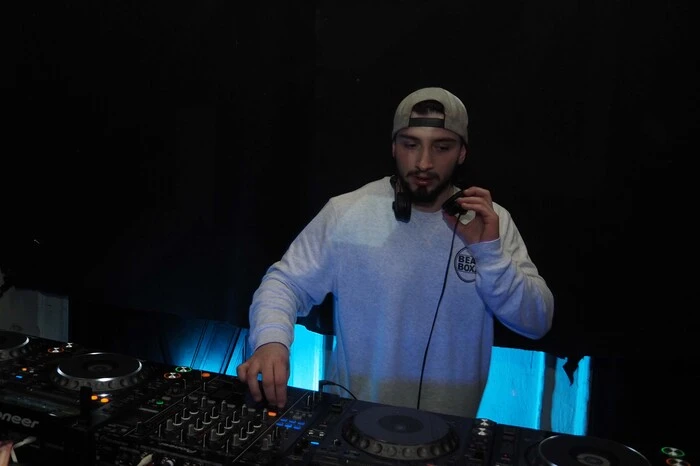 Bis um sechs Uhr Früh legten DJs Dancehall-Beats auf zwei Floors auf.