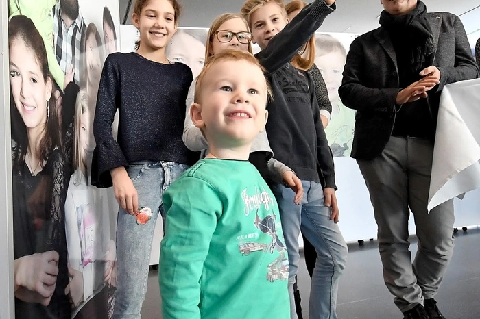 Der dreijährige Philipp war bei der Präsentation voll mit dabei.