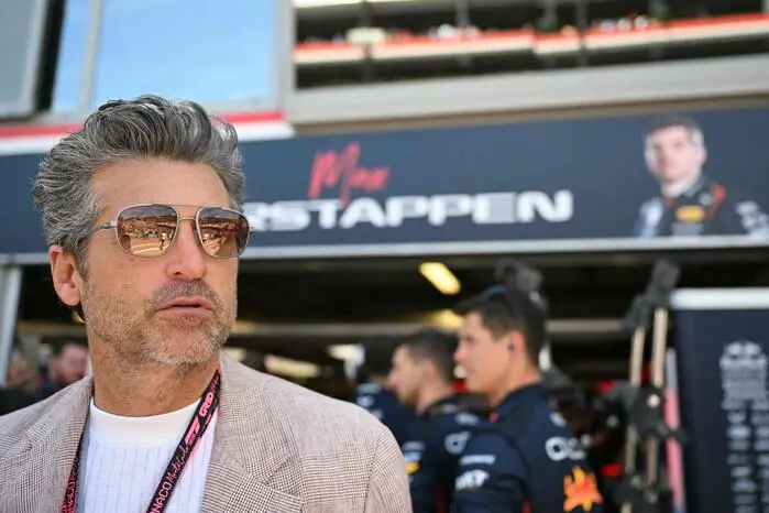 Dempsey in der Boxengasse bei Red Bull.