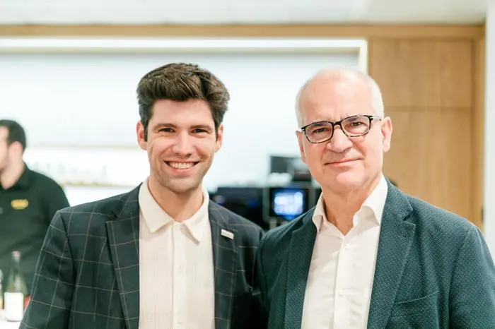 Wolfgang Layr (Volksbank) re. 