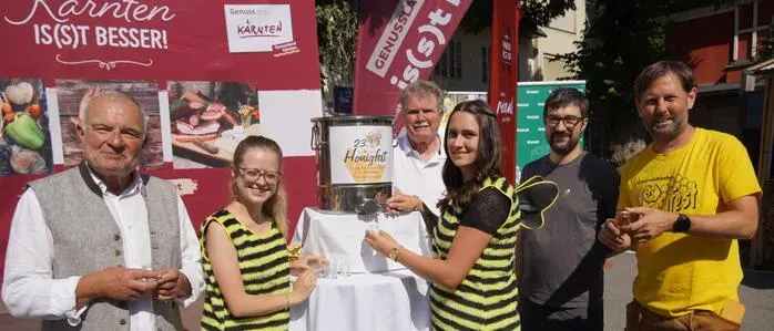 Von links nach rechts: Karl Tillian, Natalie Hohenwarter, Reinhard Hetzenauer, Sarah Unterüberbacher, Patrik Grausberg, Arno Kronhofer