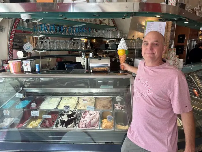 Oberdan De Lorenzi-Canceller hat das ehemalige Eiscafé Cortina übernommen