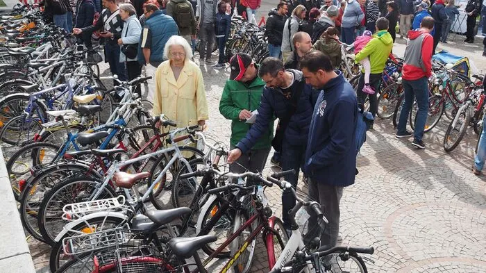 Nach der Pause im Vorjahr veranstaltete das Klagenfurter Fundamt mit dem Dorotheum am Samstag wieder eine Fahrrad-Versteigerung.