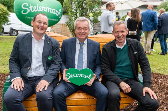 Tourismus-Teamleiter Markus Leitner mit Vize-LH Anton Lang und Dieter Hardt-Stremayr (Graz Tourismus)