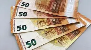 Geldscheine Fünfziger, 50-Euro-Scheine aufgefächert, echter oder falscher Geldschein | Echt oder falsch? Für Laien ist das auf den ersten Blick oft gar nicht so leicht zu erkennen