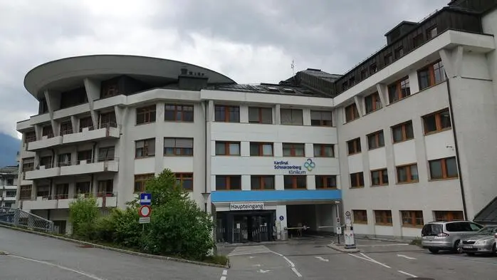 Am 3. Juli wurde ein Kooperationsvertrag mit dem Kardinal Schwarzenberg Klinikum in Schwarzach unterzeichnet