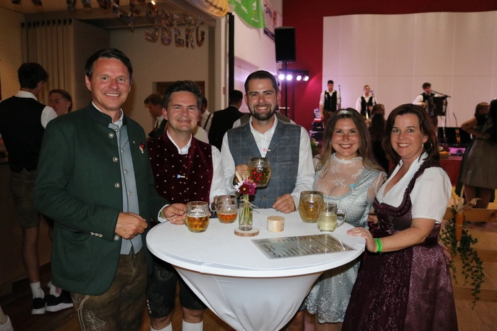 Bezirksleiterin Lisa Doppelhofer und Bezirksobmann Sebastian Pirker konnten dazu den Wolfsberger Bürgermeister Alexander Radl begrüßen.