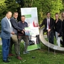 Dieter Wallner (SOS-Trägerverein), Jakob Forstnig (Trattlerhof), Gerald Stöckl (Kinderdorfleiter), Martin Zernig, Jasmin Gaggl und Jennifer Valtiner (Kleine Zeitung)