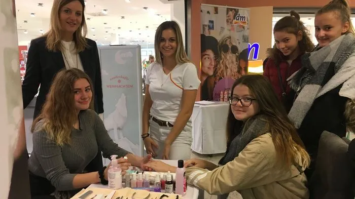 Die Nagelkosmetik stand bei der Drogeriekette "dm" im Vordergrund.