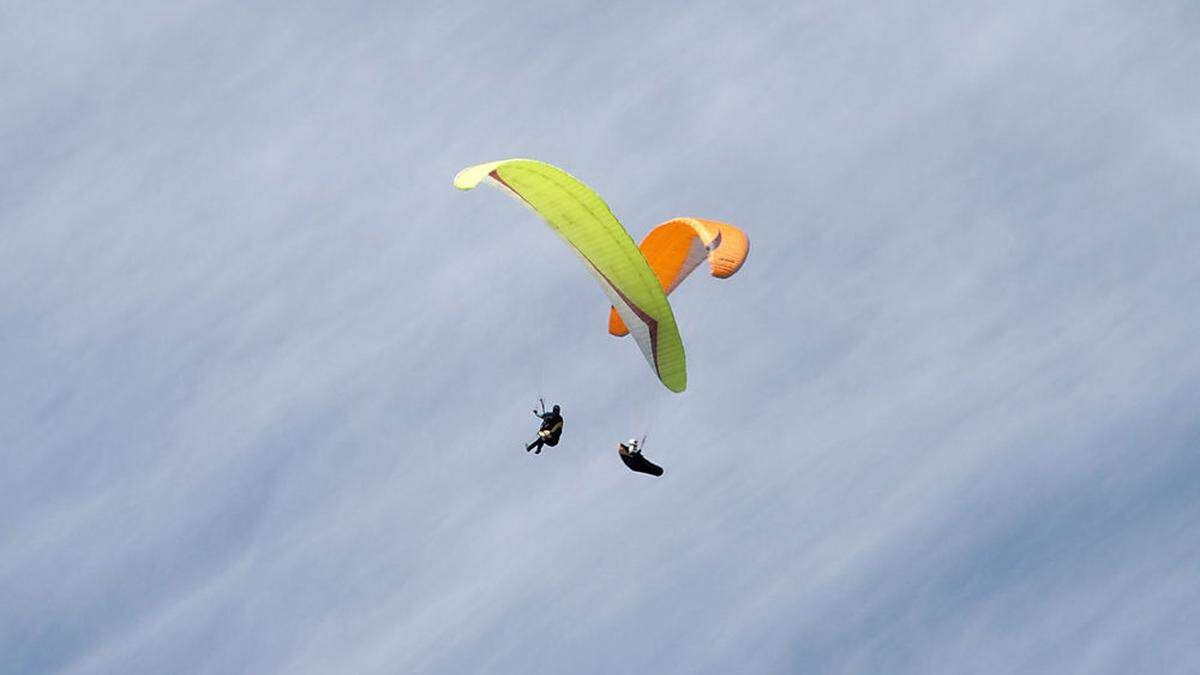 Auf der Emberger Alm in Oberkärnten kam es am Samstag zu einem schweren Paragleiter-Unfall (Symbolfoto)