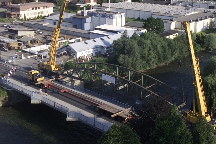 Der Abbau und Transport zum Lagerplatz im Osten der Stadt wurde mit Spenden aus der Bevölkerung finanziert