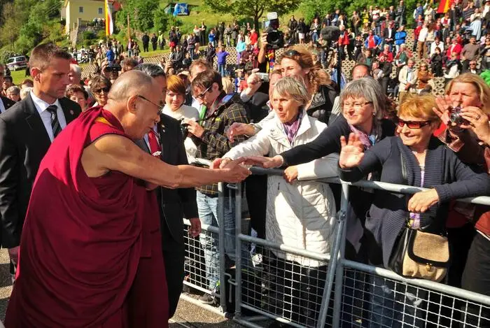 Der Dalai Lama bei einem Besuch in Hüttenberg im Jahr 2012
