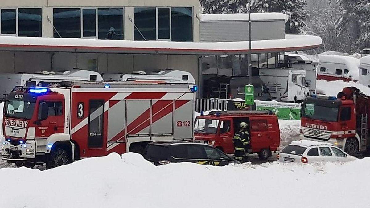 Die Feuerwehren waren an der Schneefront gefordert