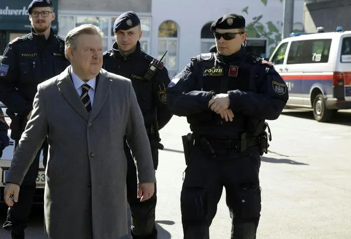 ABD0086_20250320 - WIEN - ÖSTERREICH: Wiens Bürgermeister Michael Ludwig (SPÖ) und Einsatzkräfte der Polizei am Donnerstag, 20. März 2025, anlässlich einer Pressekonferenz der Stadt Wien mit dem Thema 
