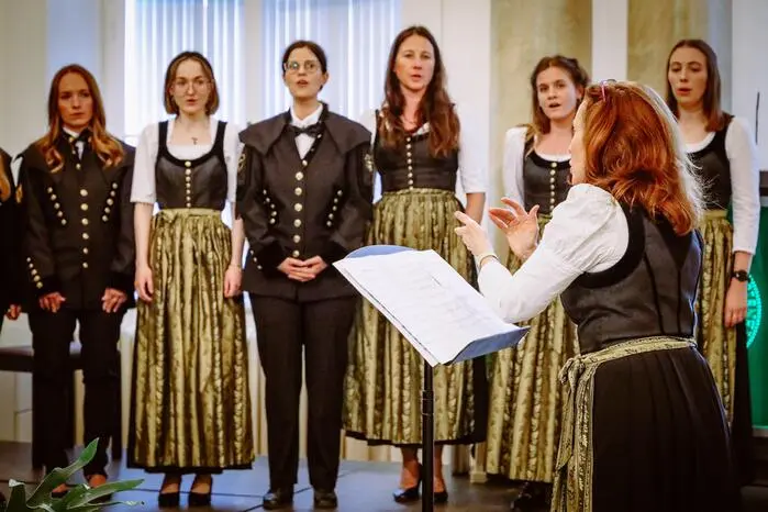 Sarah Kettner leitete den Chor der Montanuniversität und VoiceAlive.
