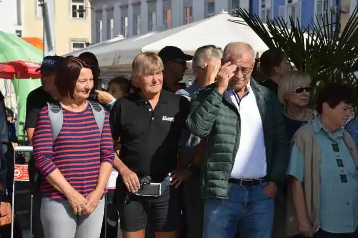 Gemeinderätin Margit Keshmiri und Vizebürgermeister Maximilian Jäger waren amwesend, um den Startschuss abzufeuern.