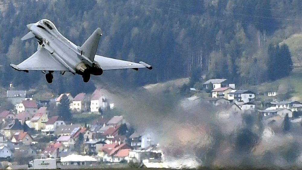 Der Lärm der Eurofighter, hier beim Start in Zeltweg, hat Einfluss auf die Raumordnung im Aichfeld - so auch auf das Kindergartenprojekt in Spielberg, das in der Einflugschneise liegt