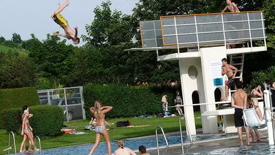 Von diesem Turm sprang der Mann