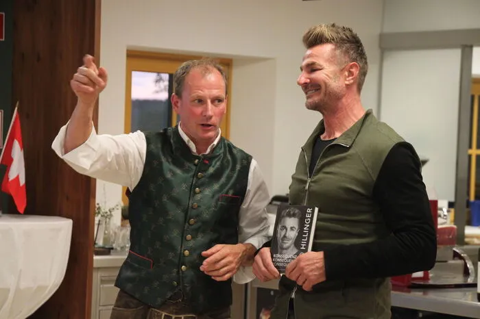 Leo Hillinger reiste aus dem Burgenland an, um an der Verkostung teilzunehmen. Er sorgte gemeinsam mit anderen Winzern für den Wein zum Rohschinken.