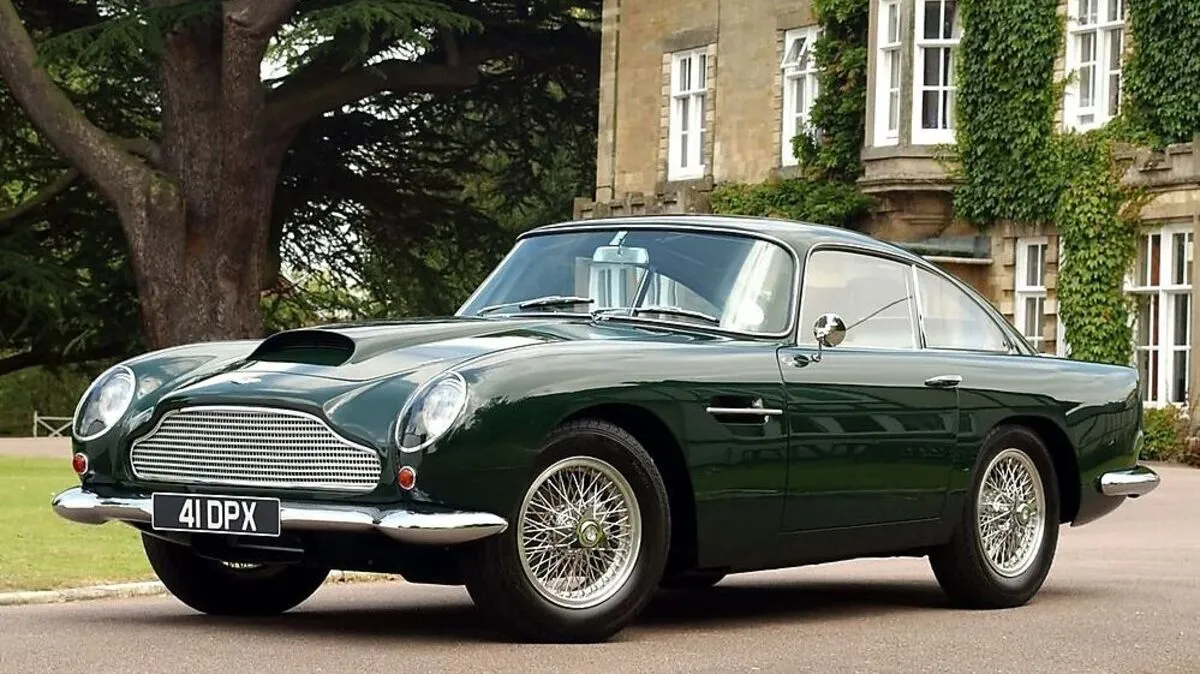 Der Aston Martin DB4 GT