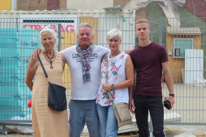 Franz, Christa, Sabine und Jakob haben die Karten bei einem Gewinnspiel von "Kärnten Heute" gewonnen und freuen sich über den Familienausflug.