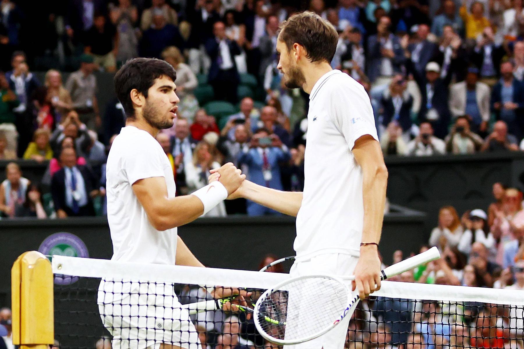 Wimbledon-Halbfinale: Ab 14.30 Uhr live: Carlos Carlos Alcaraz gegen Daniil Medwedew