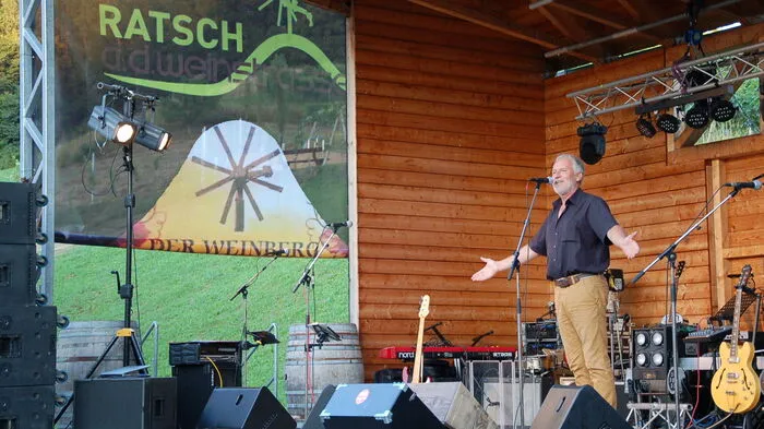 Zum 15. Mal rockte am Wochenende in Ratsch der Weinberg. Mitorganisator Hannes Zweytick begrüßte die Gäste.