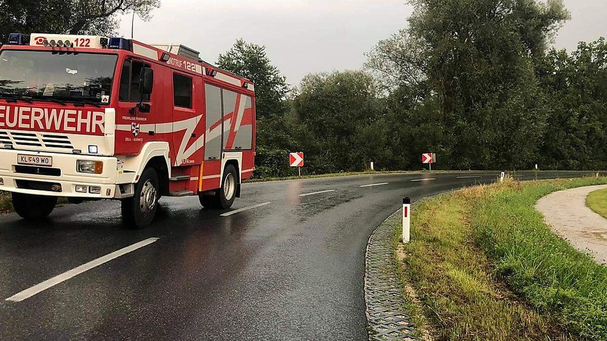 Die Kameraden der FF Zell-Gurnitz hatten es zum Einsatzort nicht weit