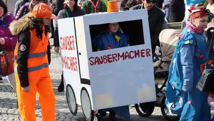 Schon vor dem Faschingsdienstag waren im Bezirk Bruck-Mürzzuschlag vielerorts die Narren bei Umzügen unterwegs, etwa auch im Wallfahrtsort Mariazell. 