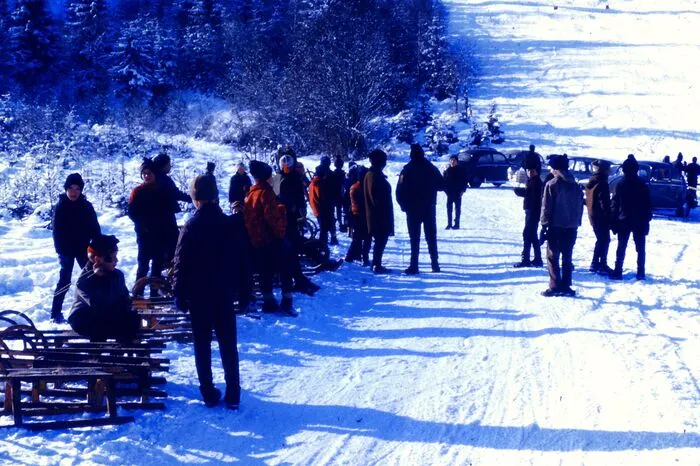 Das Interesse am Skilift war groß. Auch Rodel wurden verliehen. Klicken Sie sich durch die Galerie...