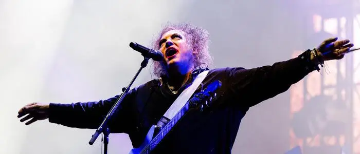 Der Gitarrist und Sänger Robert Smith der Band "The Cure"  beim Nova Rock-Festival