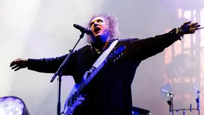Der Gitarrist und Sänger Robert Smith der Band "The Cure"  beim Nova Rock-Festival