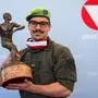 VIENNA,AUSTRIA,11.MAY.20 - VARIOUS SPORTS, SPORTHILFE - honoring styrian athletes of the year 2020 during the SARS-CoV-2 crisis, corona crisis. Image shows Vinzenz Hoeck (AUT) with the trophy.
Photo: GEPA pictures/ Philipp Brem