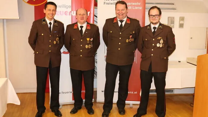 Der neu gewählte Ausschuss der Stadfeuerwehr: Kassier Thomas Mühlmann, Kommandant Richard Stefan, Kommandant-Stellvertreter Hans-JürgenSaiger, Schriftführer Lukas Muigg