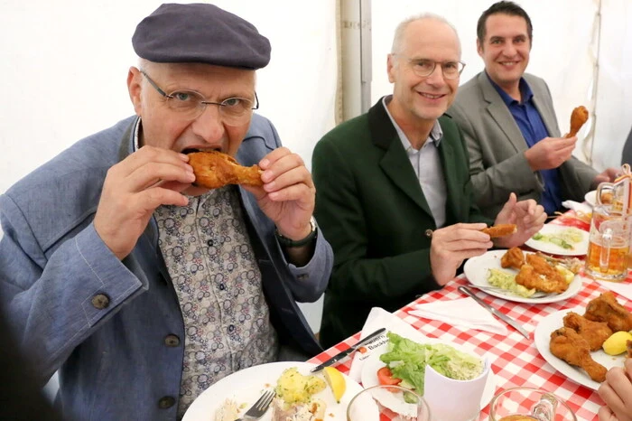 Die Rede ist vom Bauernbackhendlfest in der Region Längsee/Hochosterwitz.