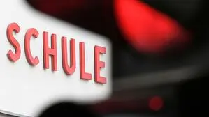 Die Suspendierung ist das letzte Mittel wenn Schüler in der Schule rot sehen