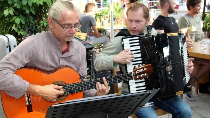 Musikalischer Beigeschmack vom Feinsten, Jure Tori (Harmonika) und Matjaz Stosic begeisterten.