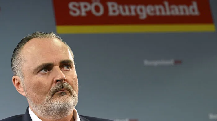 "Parteivorsitzender zu sein, ist etwas ganz Besonderes, wenn man von Herzen Sozialdemokrat ist." – Nach Jahren des Wartens glaubt es Hans Peter Doskozil an die Spitze der SPÖ geschafft zu haben.