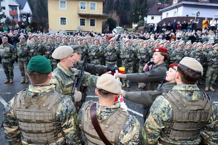 „Ich gelobe, mein Vaterland und die Republik Österreich zu schützen und mit der Waffe zu verteidigen“, tönte es aus den Kehlen von 300 Rekruten.