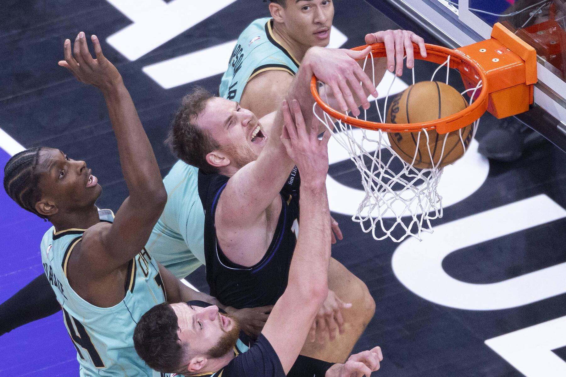 NBA-Play-offs: Jakob Pöltl: „Uns ist egal, was die Welt von uns hält“