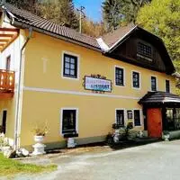 Der Eiswirt in Himmelberg liegt günstig direkt an der Turracher Bundesstraße
