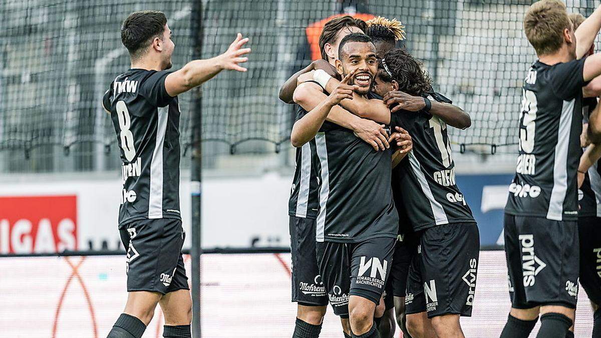 Austrai Lustenau feiert das 2:9 von Anderson Gomes