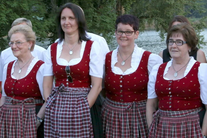 Neben dem Veranstalter Singkreis Hörzendorf (unser Foto) wirkten weiters die „Popst´n Singers“.....  