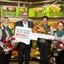 Marktleiter Stellvertreterin Claudia Hirschmann, Christoph Holzer (Geschäftsführer Spar Steiermark/Südburgenland), Markleiterin Gerti Hofner und Marktleiter Stellvertreterin Kerstin Lafer bei der Eröffnung (v.l.)